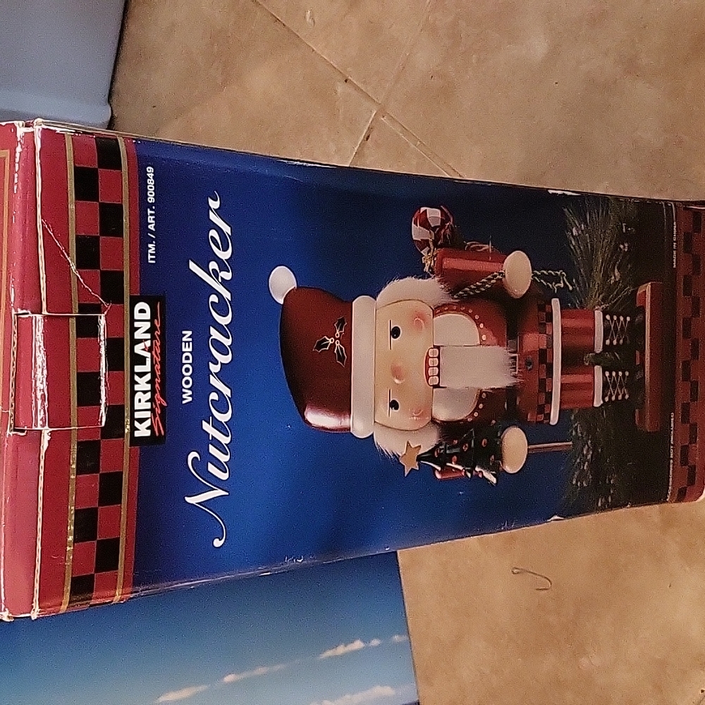 NUTCRACKER